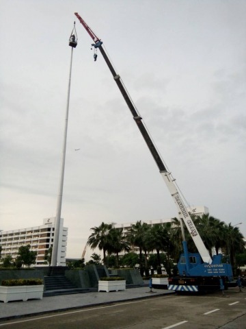 รถเครนบูมยาวติดกระเช้า